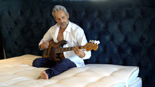 Oliver Bjerrehuus - Sengen er mit helle